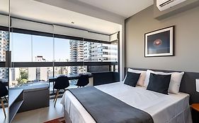 BHaus VN Oscar Freire - Studio com Vista Jardins 17o andar - Ao lado do metrô - Academia - Lavanderia - Coworking - Mini mercado - Estacionamento Pago no Prédio - OF12